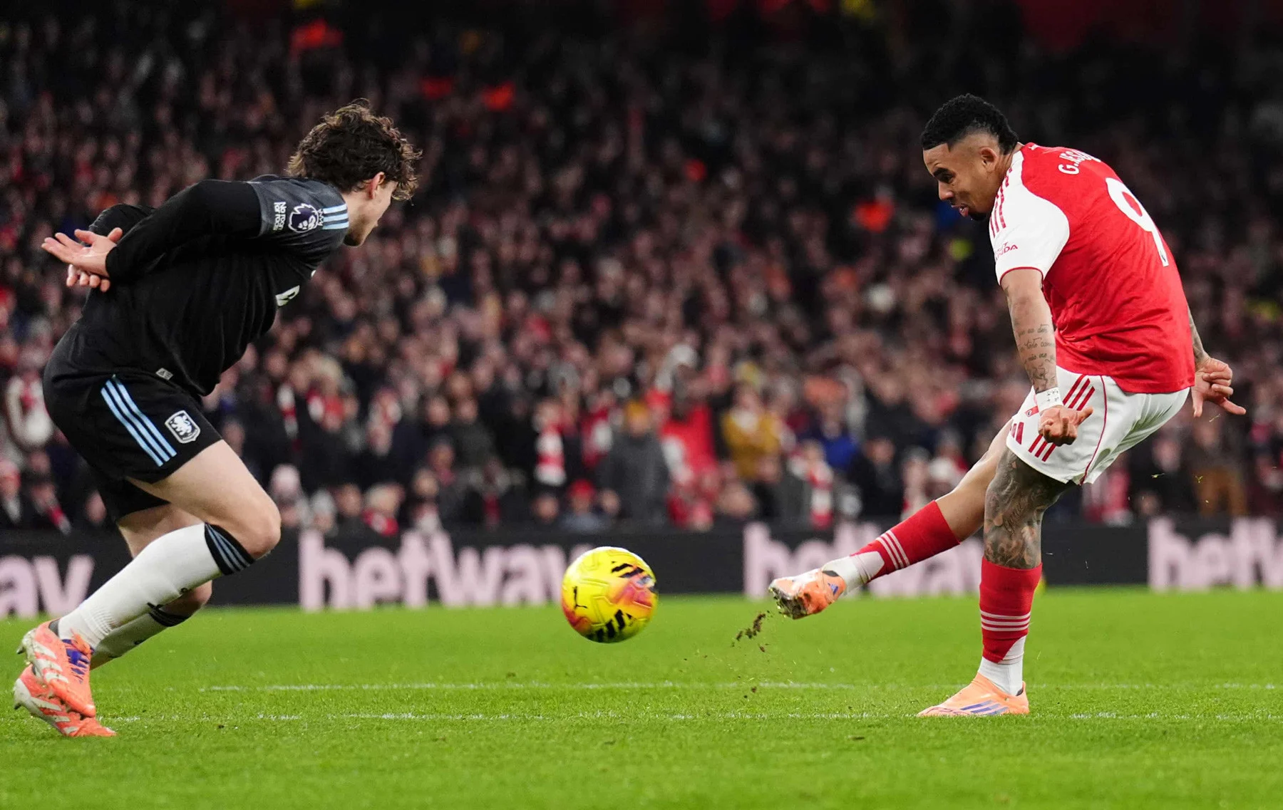 Arsenal vùi dập Aston Villa: Khi hình bóng nhà vô địch hiện rõ tại Emirates