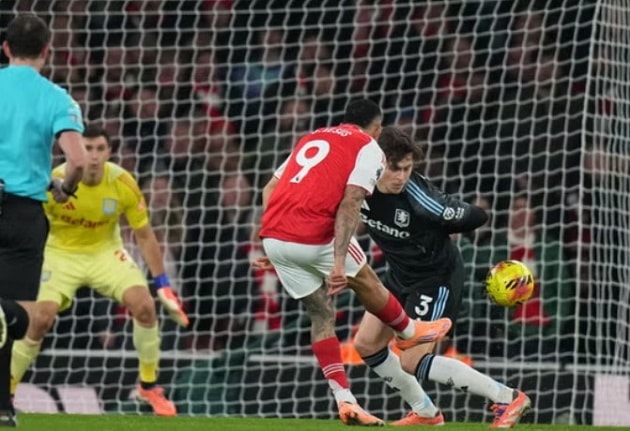 Arsenal thắng Aston Villa 4-1: Nghịch lý Viktor Gyökeres và màn đáp trả của Gabriel Jesus